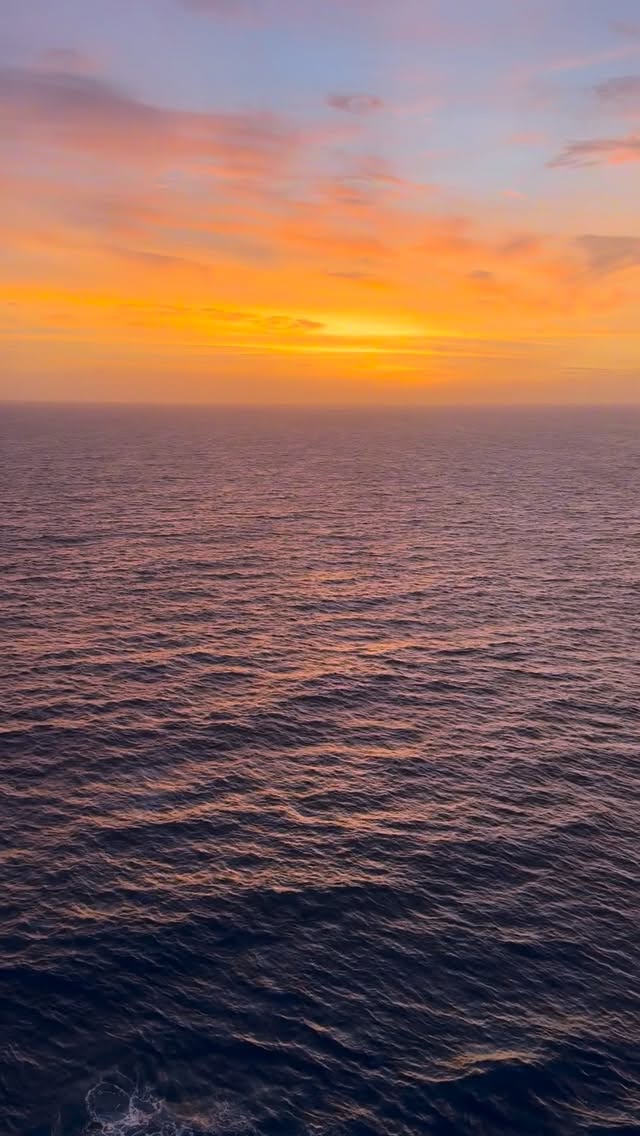 Sunset over the ocean at Thomas Beach